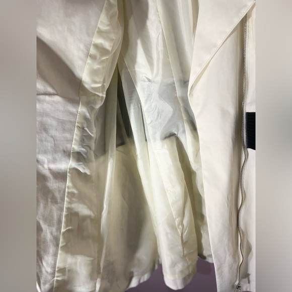 VENUS classy wear with anything spring jacket. Like new condition. - Picture 3 of 10